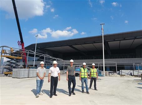 何勇到冶建桂華分公司項(xiàng)目開展國慶節(jié)、中秋節(jié)前檢查