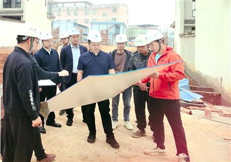 楊毅到冶建設(shè)備安裝分公司項(xiàng)目調(diào)研指導(dǎo)